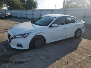 2020 Nissan Altima S with VIN 1N4BL4BV5LC221084, listed as a Copart auction lot 63488985 with 104,592 mi miles and Salvage title. Bid and sale history available at DreamBid. Image 1.