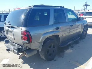 2007 Chevrolet TrailBlazer LT with VIN 1GNDS13S872111416, listed as a IAAI auction lot 41823518 with 143,628 mi miles. Bid and sale history available at carsss.com. Image 4.