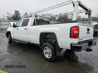 2018 GMC Sierra 2500HD z VIN 1GT12REG1JF126729, wystawiony jako Copart lot #84289454 z przebiegiem Nie podano mil oraz Szkoda całkowita • Salvage title. Historia ofert i sprzedaży dostępna na DreamBid. Obrazek 2.