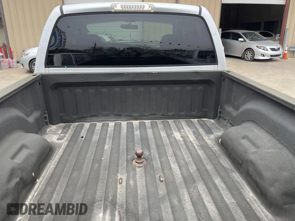 2005 Dodge 2500 SLT with VIN 3D7KS28C15G741120, listed as a IAAI auction lot 41560665 with 238,267 mi miles and . Bid and sale history available at DreamBid. Image 12.