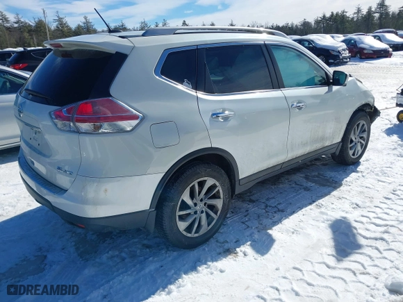 2015 Nissan Rogue SL with VIN 5N1AT2MV0FC791503, listed as a IAAI auction lot 41622888 with 110,792 mi miles. Bid and sale history available at carsss.com. Image 4.