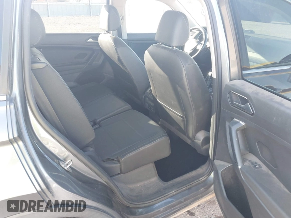 2018 Volkswagen Tiguan SEL z VIN 3VV3B7AXXJM088230, wystawiony jako IAAI lot #41680855 z przebiegiem 130 807 mil mil oraz . Historia ofert i sprzedaży dostępna na DreamBid. Obrazek 8.