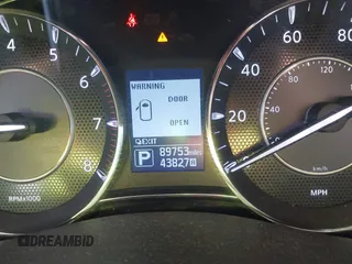 2019 Nissan Armada SL z VIN JN8AY2NC0K9587699, wystawiony jako IAAI lot #42243744 z przebiegiem 89 753 mil mil oraz . Historia ofert i sprzedaży dostępna na DreamBid. Obrazek 15.