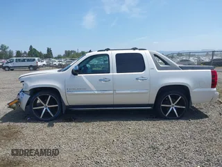 2008 Chevrolet Avalanche 3LT with VIN 3GNFK12328G218148, listed as a IAAI auction lot 42473513 with 179,954 mi miles and . Bid and sale history available at DreamBid. Image 14.