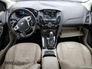 2013 Ford Focus Electric with VIN 1FADP3R43DL196997, listed as a Copart auction lot 43476355 with 77,071 mi miles and Salvage title. Bid and sale history available at DreamBid. Image 8.