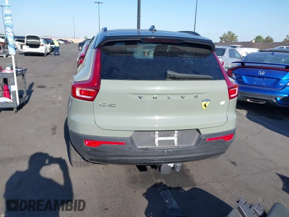 2021 Volvo XC40 with VIN YV4ED3UR3M2547274, listed as a IAAI auction lot 42328137 with 28,585 mi miles and . Bid and sale history available at DreamBid. Image 17.
