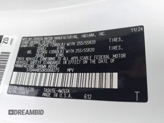 2024 Toyota Highlander XLE z VIN 5TDAAAB50RS068275, wystawiony jako IAAI lot #42437588 z przebiegiem 5 878 mil mil oraz . Historia ofert i sprzedaży dostępna na DreamBid. Obrazek 9.
