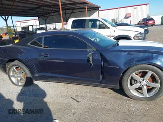 2011 Chevrolet Camaro 1LT z VIN 2G1FB1EDXB9115082, wystawiony jako IAAI lot #41322689 z przebiegiem 174 740 mil mil oraz . Historia ofert i sprzedaży dostępna na DreamBid. Obrazek 14.