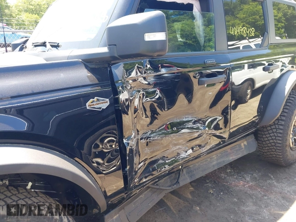 2023 Ford Bronco с VIN 1FMEE5DP6PLB86854, выставлен на аукционе IAAI как лот 42498438 с пробегом 9 225 миль миль и . История ставок и продаж доступна на DreamBid. Изображение 6.