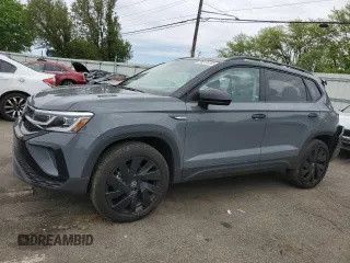 2024 Volkswagen Taos SE Black z VIN 3VVLX7B2XRM078281, wystawiony jako Copart lot #54975785 z przebiegiem 5 104 mil mil oraz Szkoda całkowita • Salvage title. Historia ofert i sprzedaży dostępna na DreamBid. Obrazek 1.
