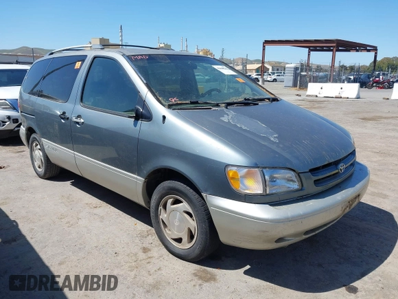 2000 Toyota Sienna LE with VIN 4T3ZF13C3YU248333, listed as a IAAI auction lot 42149735 with 1 mi miles. Bid and sale history available at carsss.com. Image 1.