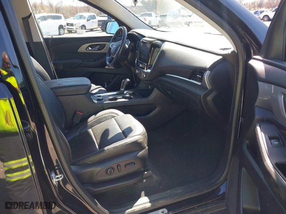 2020 Chevrolet Traverse LT Leather with VIN 1GNEVHKW9LJ200209, listed as a IAAI auction lot 41852864 with 84,079 mi miles. Bid and sale history available at carsss.com. Image 5.