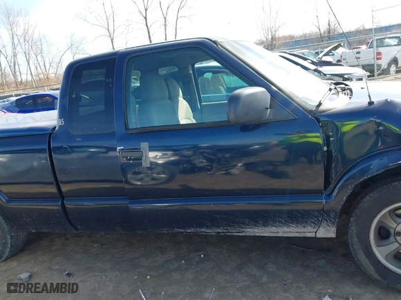 2003 GMC Sonoma SLS with VIN 1GTCS19X538118757, listed as a IAAI auction lot 41794576 with NaN miles. Bid and sale history available at carsss.com. Image 13.