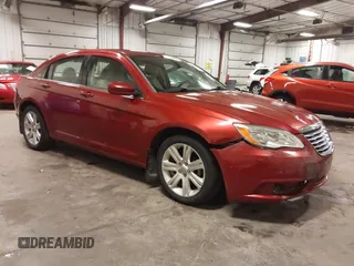 2014 Chrysler 200 Touring с VIN 1C3CCBBB0EN128803, выставлен на аукционе IAAI как лот 42531691 с пробегом 130 862 миль миль и . История ставок и продаж доступна на DreamBid. Изображение 1.