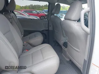 2019 Toyota Sienna XLE Auto Access Seat with VIN 5TDYZ3DC3KS970200, listed as a IAAI auction lot 42007928 with 64,023 mi miles. Bid and sale history available at carsss.com. Image 8.