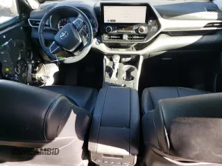 2023 Toyota Highlander L with VIN 5TDKDRBH5PS005383, listed as a Copart auction lot 44438255 with 17,149 mi miles and Salvage title. Bid and sale history available at DreamBid. Image 8.