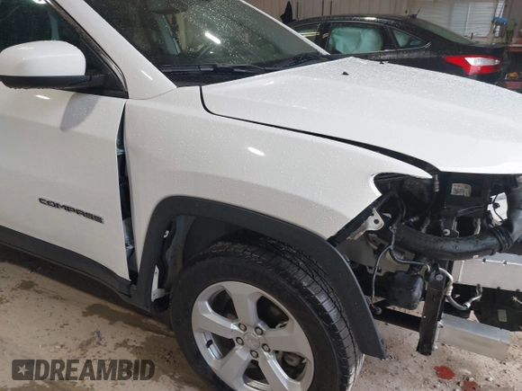 2020 Jeep Compass Altitude z VIN 3C4NJDBB6LT252156, wystawiony jako IAAI lot #42507699 z przebiegiem 47 261 mil mil oraz . Historia ofert i sprzedaży dostępna na DreamBid. Obrazek 18.