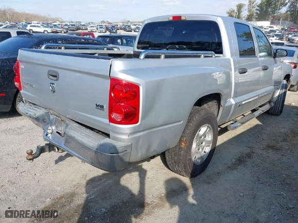 2006 Dodge Dakota SLT with VIN 1D7HE48N16S640961, listed as a IAAI auction lot 41485104 with 294,676 mi miles. Bid and sale history available at carsss.com. Image 4.