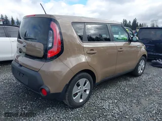 2015 Kia Soul with VIN KNDJN2A27F7164461, listed as a IAAI auction lot 41692386 with 92,359 mi miles. Bid and sale history available at carsss.com. Image 4.