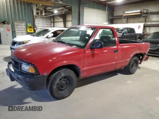1997 GMC Sonoma with VIN 1GTCS1443V8519157, listed as a Copart auction lot 44656335 with 121,106 mi miles and Clean Title. Bid and sale history available at carsss.com. Image 1.