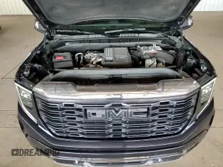 2024 GMC Sierra 1500 Denali Ultimate with VIN 1GTUUHE85RZ358402, listed as a Copart auction lot 82075255 with 3,866 mi miles and Salvage title. Bid and sale history available at DreamBid. Image 13.