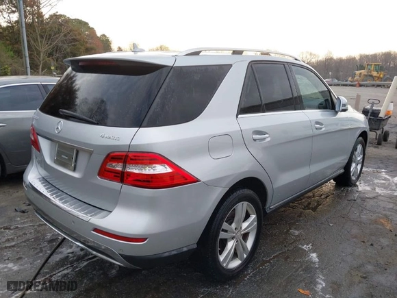 2014 Mercedes-Benz M-Class ML 350 with VIN 4JGDA5HB8EA353276, listed as a IAAI auction lot 41709756 with 189,512 mi miles. Bid and sale history available at carsss.com. Image 4.