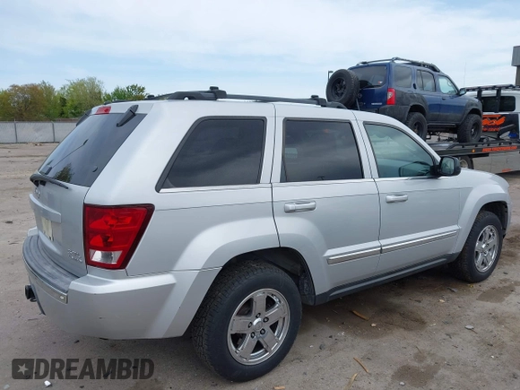 2005 Jeep Grand Cherokee Limited with VIN 1J4HR58255C671885, listed as a IAAI auction lot 42136640 with 215,751 mi miles. Bid and sale history available at carsss.com. Image 4.