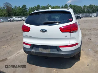 2015 Kia Sportage EX с VIN KNDPC3AC6F7765102, выставлен на аукционе IAAI как лот 42821796 с пробегом 107 732 миль миль и . История ставок и продаж доступна на DreamBid. Изображение 16.