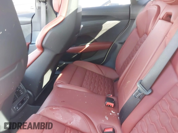 2022 Audi e-tron GT Prestige z VIN WAUEJBFWXN7009696, wystawiony jako IAAI lot #41536783 z przebiegiem Nie podano mil oraz . Historia ofert i sprzedaży dostępna na DreamBid. Obrazek 8.