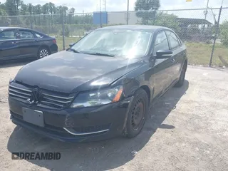 2015 Volkswagen Passat Limited Edition Edition z VIN 1VWAS7A37FC064900, wystawiony jako IAAI lot #42184766 z przebiegiem 184 905 mil mil oraz . Historia ofert i sprzedaży dostępna na DreamBid. Obrazek 2.