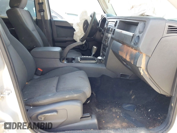 2008 Jeep Commander Sport with VIN 1J8HG48K08C187691, listed as a IAAI auction lot 41898517 with 229,217 mi miles. Bid and sale history available at carsss.com. Image 5.