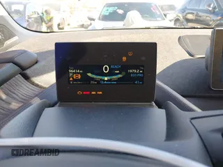 2017 BMW i3 z VIN WBY1Z8C31HV894473, wystawiony jako IAAI lot #41870525 z przebiegiem 96 414 mil mil oraz . Historia ofert i sprzedaży dostępna na DreamBid. Obrazek 7.