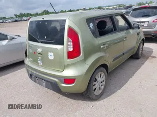 2013 Kia Soul ! with VIN KNDJT2A60D7576761, listed as a IAAI auction lot 42142415 with 1 mi miles. Bid and sale history available at carsss.com. Image 4.