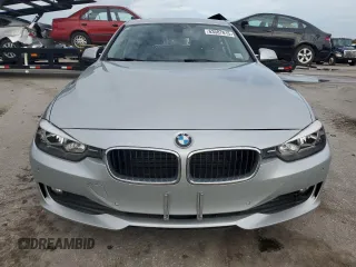 2014 BMW 3 Series 320i z VIN WBA3B1C51EP680412, wystawiony jako Copart lot #63587815 z przebiegiem 88 097 mil mil oraz Czysty tytuł • Clean title. Historia ofert i sprzedaży dostępna na DreamBid. Obrazek 5.