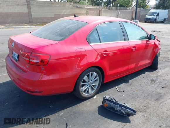 2015 Volkswagen Jetta SE with VIN 3VWD17AJ7FM303892, listed as a IAAI auction lot 42386050 with 50,998 mi miles and . Bid and sale history available at DreamBid. Image 4.