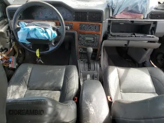1996 Volvo 960 z VIN YV1KS9602T1096687, wystawiony jako Copart lot #71458384 z przebiegiem 286 020 mil mil oraz Szkody całkowita. Historia ofert i sprzedaży dostępna na DreamBid. Obrazek 8.