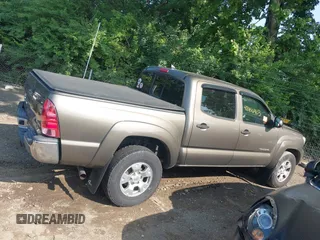 2014 Toyota Tacoma with VIN 5TFLU4EN2EX108616, listed as a IAAI auction lot 42456403 with 112,074 mi miles and . Bid and sale history available at DreamBid. Image 13.