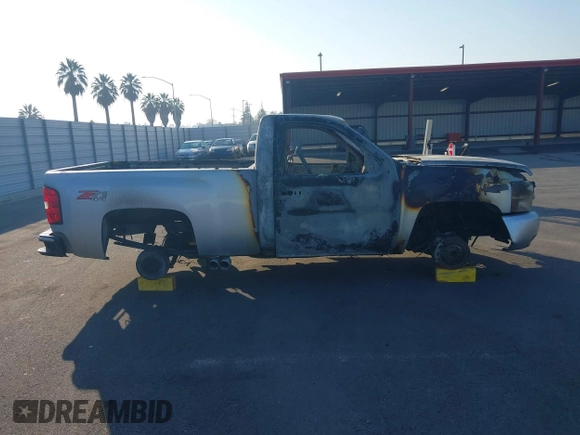 2009 Chevrolet Silverado 1500 Work Truck with VIN 1GCEC14CX9Z115933, listed as a IAAI auction lot 41469005 with Not Provided miles and . Bid and sale history available at DreamBid. Image 12.