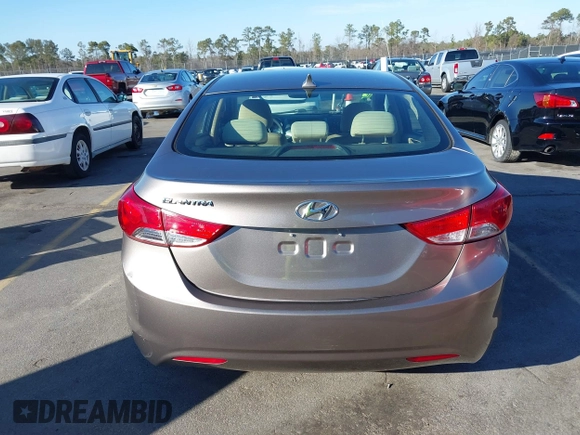 2013 Hyundai Elantra GLS z VIN 5NPDH4AE7DH174538, wystawiony jako IAAI lot #41428026 z przebiegiem 158 066 mil mil oraz . Historia ofert i sprzedaży dostępna na DreamBid. Obrazek 16.