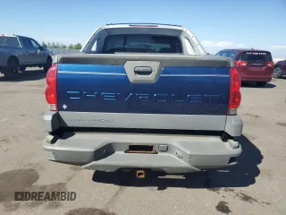 2002 Chevrolet Avalanche with VIN 3GNGK23G82G226208, listed as a Copart auction lot 73241774 with 122,231 mi miles and Salvage Title. Bid and sale history available at carsss.com. Image 6.