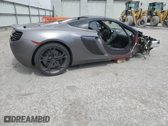 2016 McLaren 650S z VIN SBM11FAA5GW006080, wystawiony jako Copart lot #48061065 z przebiegiem 36 645 mil mil oraz Szkody całkowita. Historia ofert i sprzedaży dostępna na DreamBid. Obrazek 3.