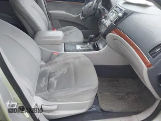 2011 Hyundai Veracruz GLS with VIN KM8NUDCC8BU173070, listed as a IAAI auction lot 41802595 with 181,928 mi miles and . Bid and sale history available at DreamBid. Image 5.