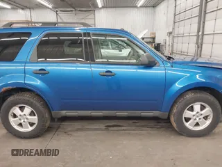 2011 Ford Escape XLT с VIN 1FMCU9DG2BKA08150, выставлен на аукционе IAAI как лот 42156966 с пробегом Не указан миль и . История ставок и продаж доступна на DreamBid. Изображение 14.