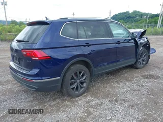 2022 Volkswagen Tiguan SE z VIN 3VV2B7AX2NM174360, wystawiony jako IAAI lot #42535724 z przebiegiem 34 723 mil mil oraz . Historia ofert i sprzedaży dostępna na DreamBid. Obrazek 4.
