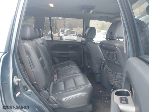 2008 Honda Pilot EX-L with VIN 5FNYF18788B005226, listed as a IAAI auction lot 41716321 with 285,622 mi miles. Bid and sale history available at carsss.com. Image 8.