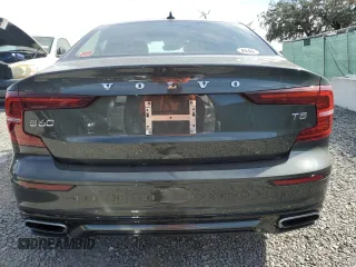 2021 Volvo S60 Momentum with VIN 7JR102FZ5MG108618, listed as a Copart auction lot 42124914 with 23,553 mi miles. Bid and sale history available at carsss.com. Image 6.