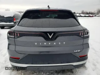 2023 VinFast VF 8 Eco z VIN RLLV1AEBXPH003606, wystawiony jako Copart lot #86578514 z przebiegiem 1260 mil mil oraz Szkody całkowita. Historia ofert i sprzedaży dostępna na DreamBid. Obrazek 6.