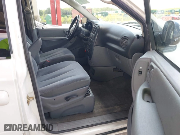 2005 Dodge Caravan SXT с VIN 2D4GP44L85R476597, выставлен на аукционе IAAI как лот 42667976 с пробегом 121 903 миль миль и . История ставок и продаж доступна на DreamBid. Изображение 5.