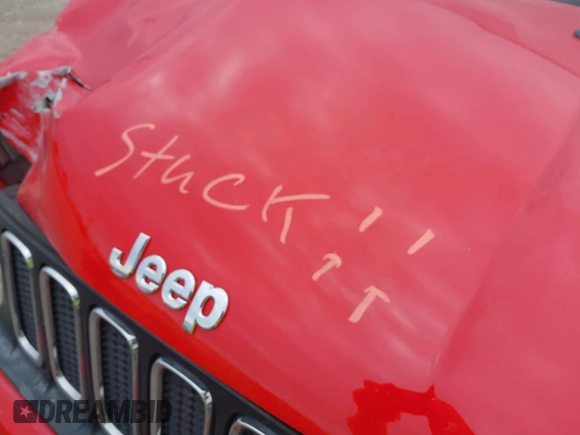 2017 Jeep Renegade Altitude z VIN ZACCJBBB9HPG33672, wystawiony jako IAAI lot #41912411 z przebiegiem 81 833 mil mil oraz . Historia ofert i sprzedaży dostępna na DreamBid. Obrazek 10.