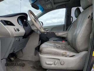 2012 Toyota Sienna XLE with VIN 5TDDK3DC2CS038316, listed as a Copart auction lot 52694245 with 273,415 mi miles and Clean Title. Bid and sale history available at DreamBid. Image 7.